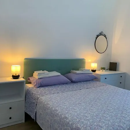 Small In Center Lägenhet *